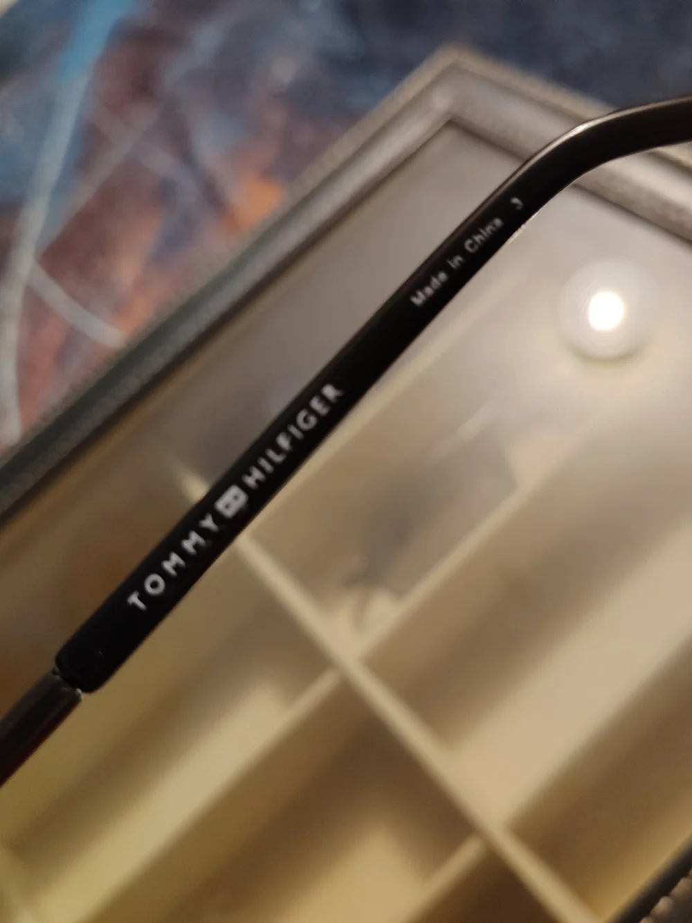Tommy Hilfiger classic oval